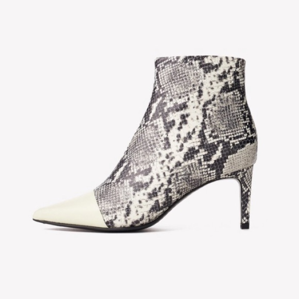 (AN-87) Rag & Bone Beha Boot in Black/ White Multi